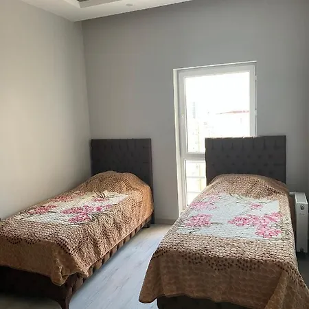 Beautiful Renovated Flat, New Furniture, Stunning View. *