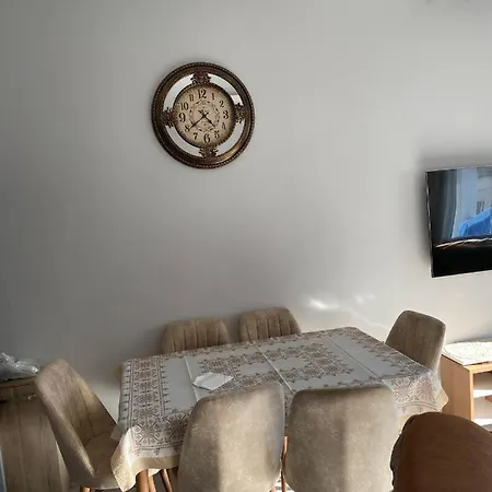 公寓 Beautiful Renovated Flat, New Furniture, Stunning View.